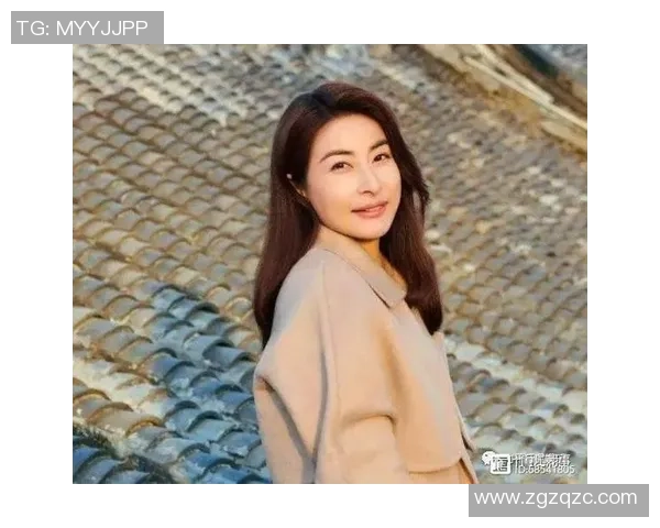 私生活低调且事业辉煌的足球女主角如何在赛场与生活中找到平衡